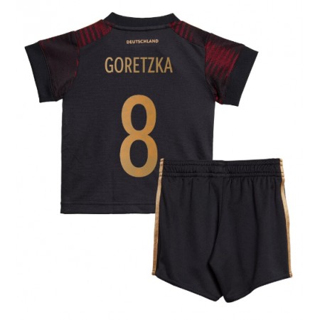 Jalkapallo Pelipaidat/Peliasut Saksa Leon Goretzka 8 Lasten Vieraspelipaita Mm-Kisat 2022 Jalkapallo Pelipaidat/Peliasut Saksa Leon Goretzka 8 Lasten Vieraspelipaita Mm-Kisat 2022